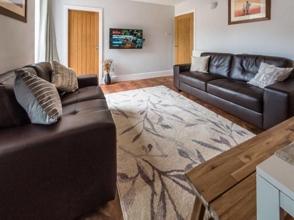 Newlyn House Apartment Christleton Exterior foto